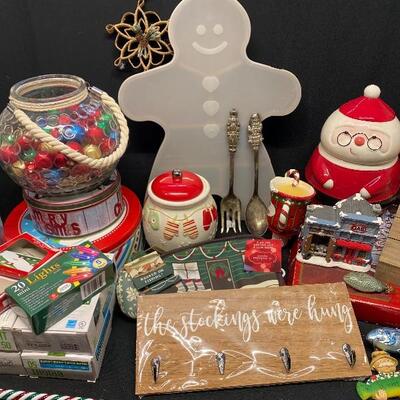 Lot 53: Christmas Decor