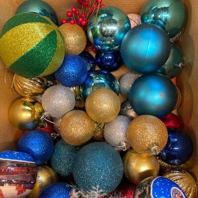 Lot 46: Christmas Essentials 