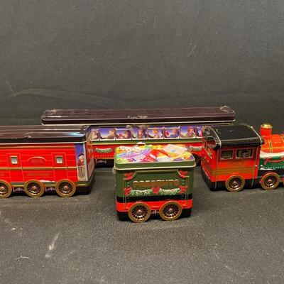 Lot 46: Christmas Essentials 