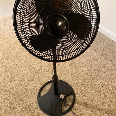 Lot 49: fan, heater lot