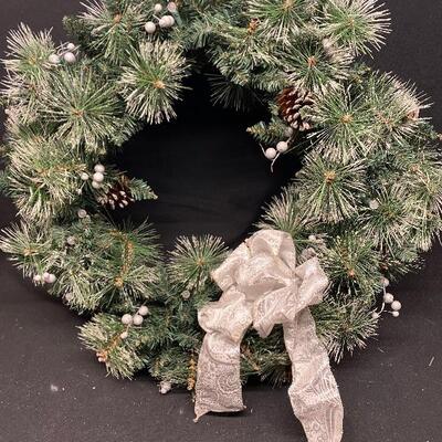 Lot 57: Wreaths 