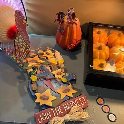 Lot 263 - Fall Decor