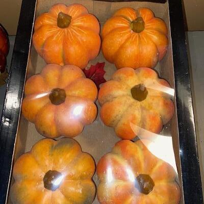 Lot 263 - Fall Decor