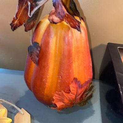 Lot 263 - Fall Decor
