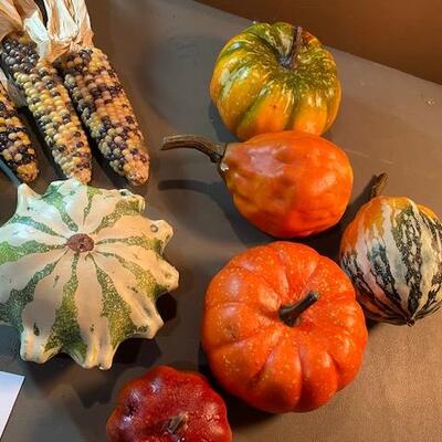 Lot 272- fall decor