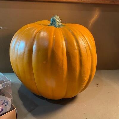 Lot 273 - fall decor