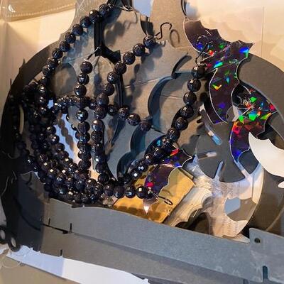 Lot 274 - Halloween decor
