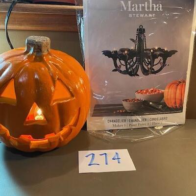 Lot 274 - Halloween decor