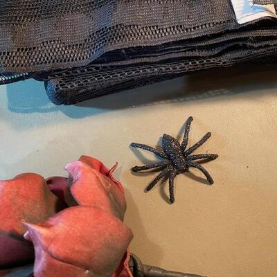 Lot 275 - halloween decor