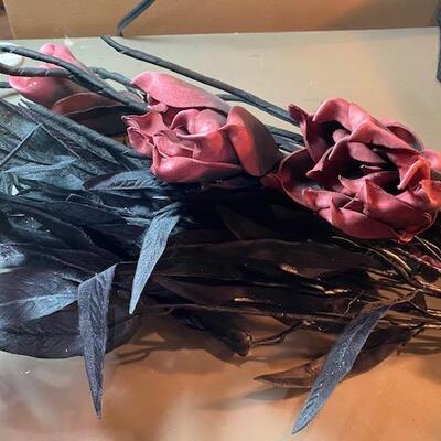 Lot 275 - halloween decor