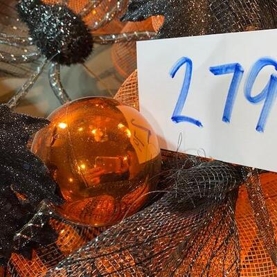 Lot 279 - mesh halloween wreath