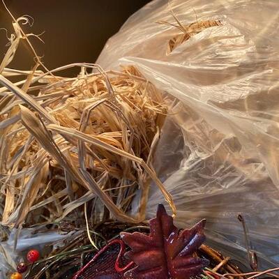 Lot 281 - fall decor