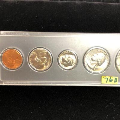 Lot 19 - 1976 D Coin Set