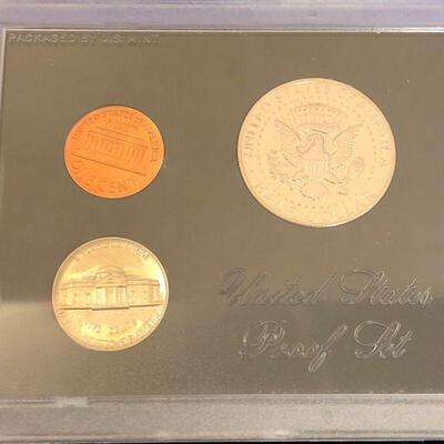 Lot 51 - 1972 S Coin Proof Set