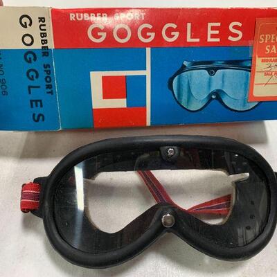 #32 Vintage Rubber Sport Goggles