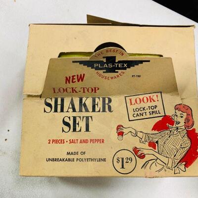 #38 Vintage Shaker Set