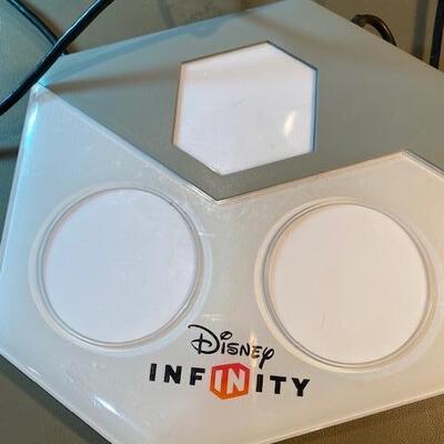 Lot 330 - Disney Infinity Game Pad
