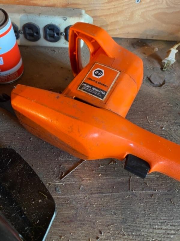 O164 Lot of electric chainsaw and trimmer