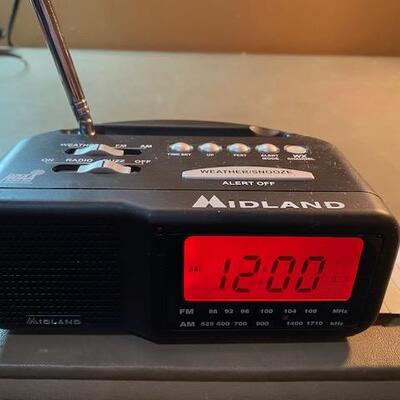 Lot 389 - Weather Radio, alarm clock, radio