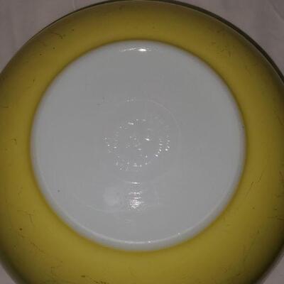 Lg Yellow pyrex bowl