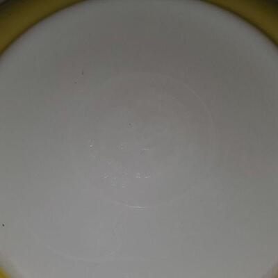 Lg Yellow pyrex bowl