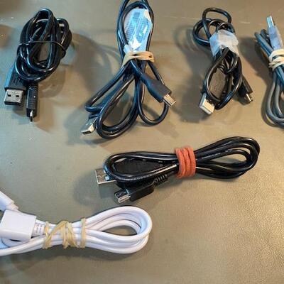 Lot 407 - Cord Lot