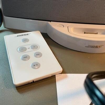 Lot 423 - Bose Sound Dock