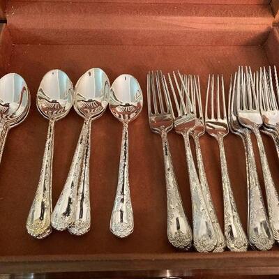 J-222 Wm. Rogers & Son 48pc, Silver Plate Flatware With Wooden Chest