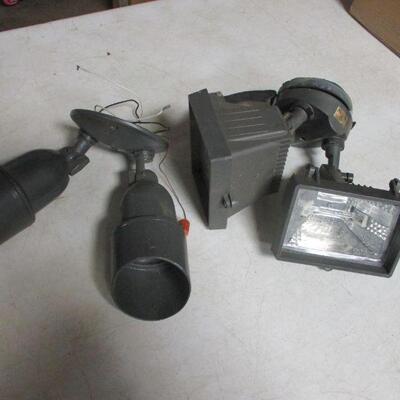 Lot 41 - Flood Lights