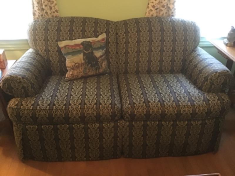 B503 Thomasville furniture “Chelsea” Loveseat