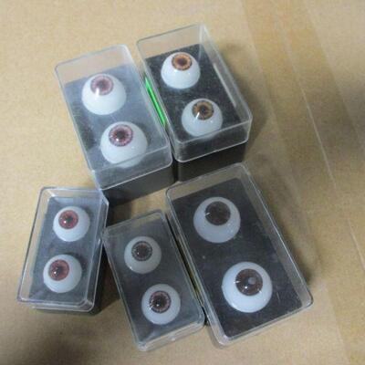 Lot 55 - Glastic Realistic Acrylic Doll Eyes