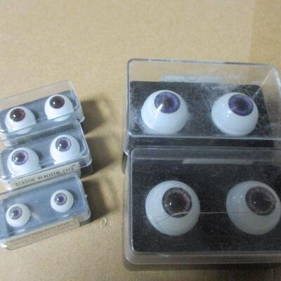 Lot 57 - Glastic Realistic Acrylic Doll Eyes