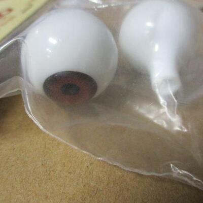 Lot 60 - Tallina's Doll Supplies Acrylic Eyes
