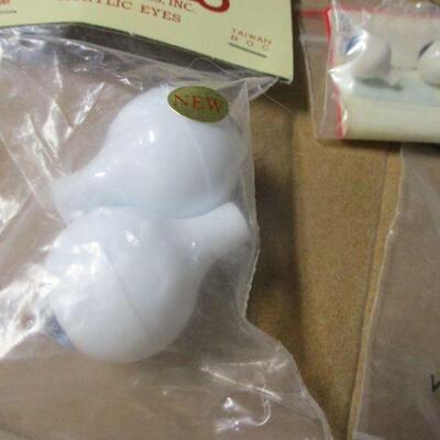 Lot 62 - Tallina's Doll Supplies Acrylic Eyes & Glastic - Eyelashes 