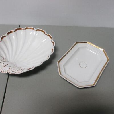 Lot 64 - Decorative Gold Trimmed Chinaware