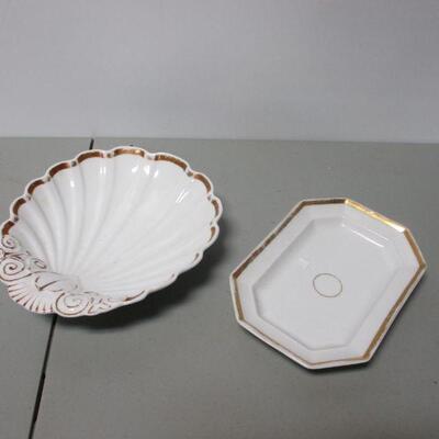 Lot 64 - Decorative Gold Trimmed Chinaware
