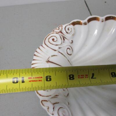 Lot 64 - Decorative Gold Trimmed Chinaware