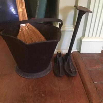 B519 Antique Cobblers Shoe Anvils and Coal Bucket 