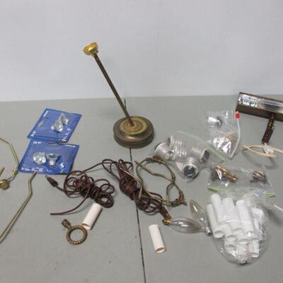 Lot 89 - Lamp Accessories 