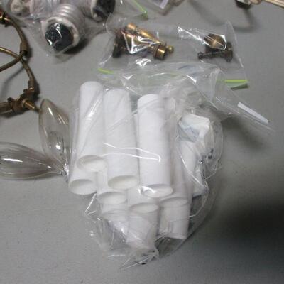 Lot 89 - Lamp Accessories 
