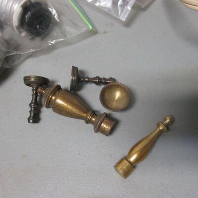 Lot 89 - Lamp Accessories 