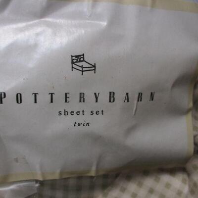 Lot 97 - Pottery Barn Sheet Set Twin