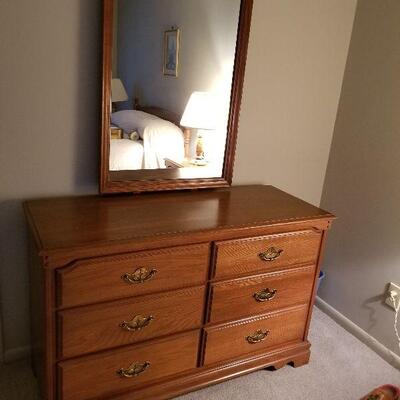40 - 6 Drawer Dresser w/Mirror