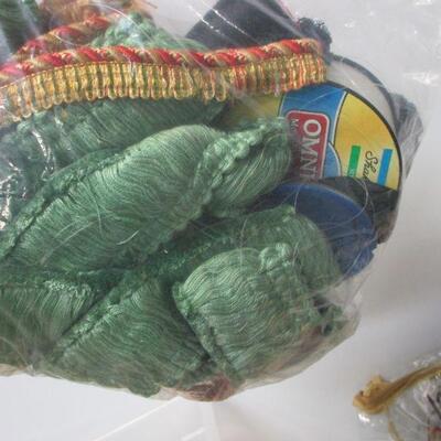 Lot 100 - Sewing Fabric 