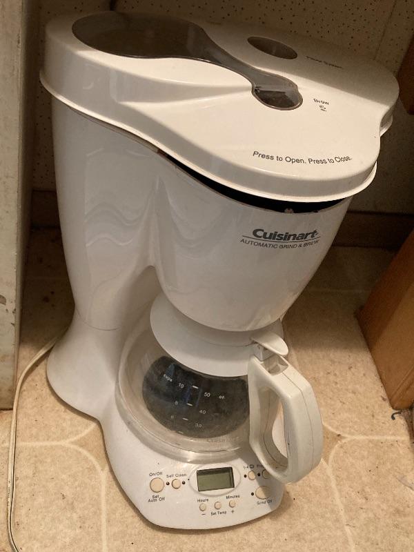 C257 Hamilton Beach Blender, Cuisinart Automatic Grind and Brew Coffee