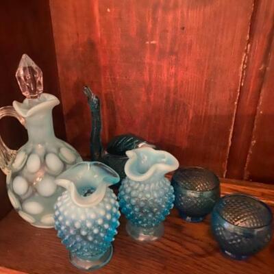D559 Antique Blue Glassware Lot 