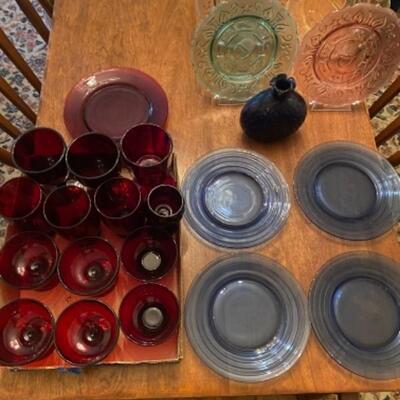 D565 Lot of Colored Red Glassware 