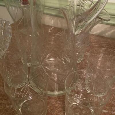 D576 Antique Glassware Lot 