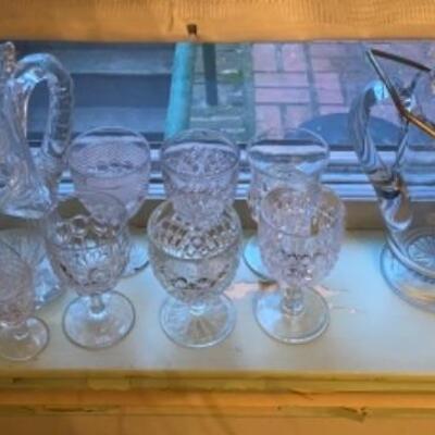D579 Antique Glassware Lot 