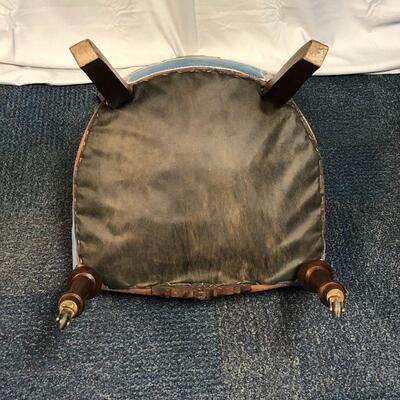 Lot 7 - Antique Victorian Parlor Chair LOCAL PICK UP ONLY